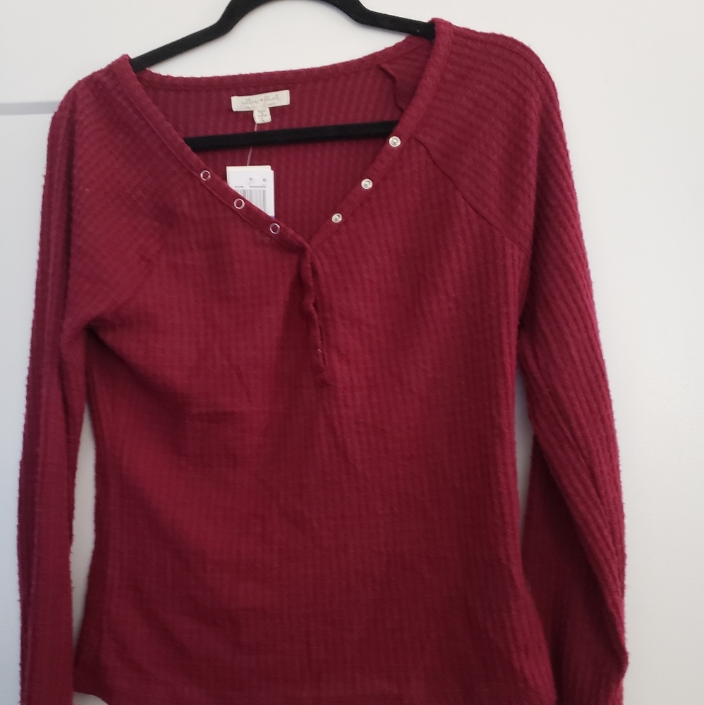 Burgundy long sleeve top sz L